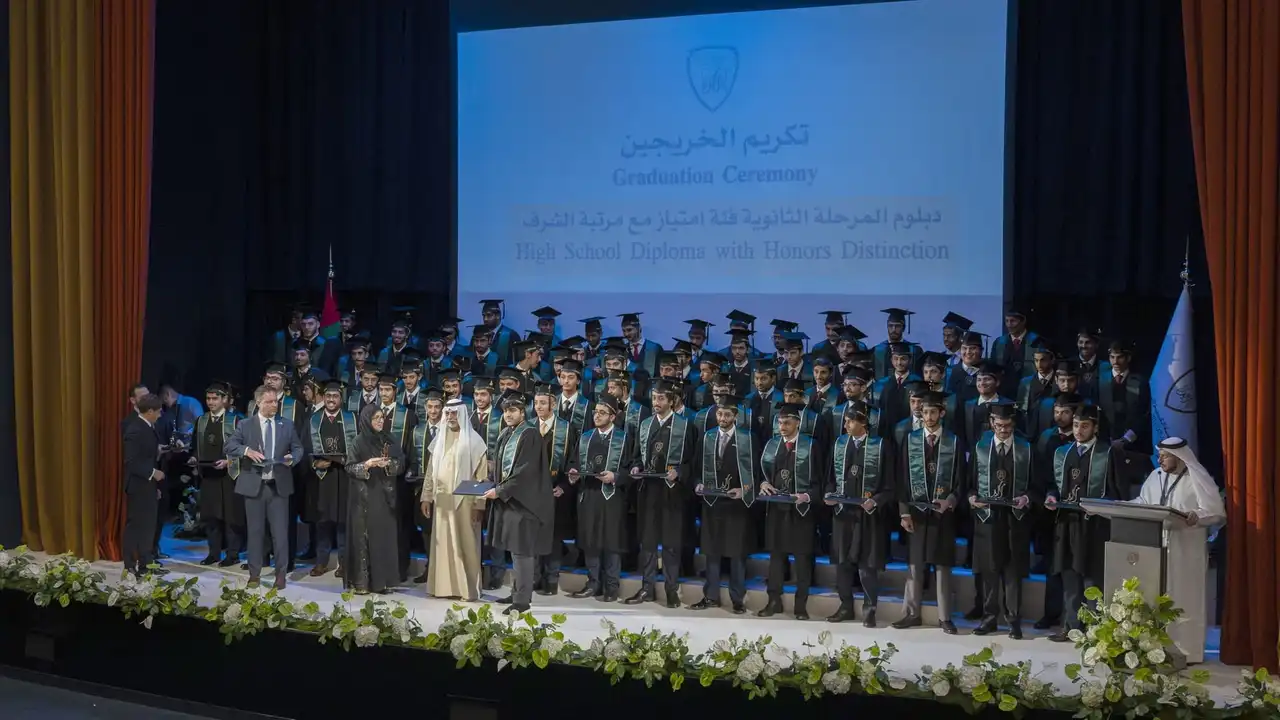 نهيان بن مبارك يحتفل بتخريج الدفعة السادسة من أكاديمية الشيخ زايد للبنين